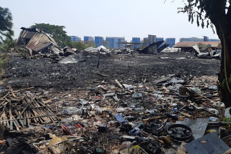 Lokasi pabrik plastik yang terbakar di Rawa Kompeni, Kamal, Kalideres, Jakarta Barat, Kamis (21/11/2019)