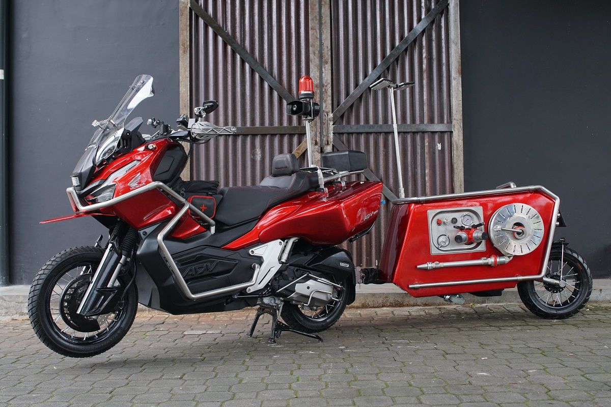 Modifikasi Motorescue Honda ADV150 pemadam kebakaran.