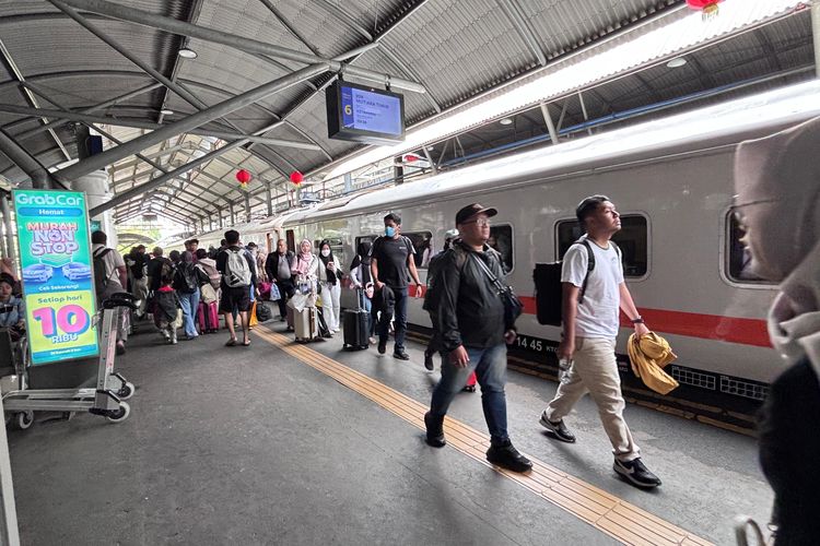 Tiket KA Lebaran 2026 Daop 8 Surabaya Masih Tersedia 142.297 Kursi