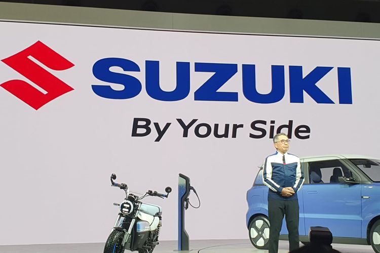 Toshihiro Suzuki, Representative Director and President of Suzuki Motor Corporation, saat pembukaan Japan Mobility Show 2025