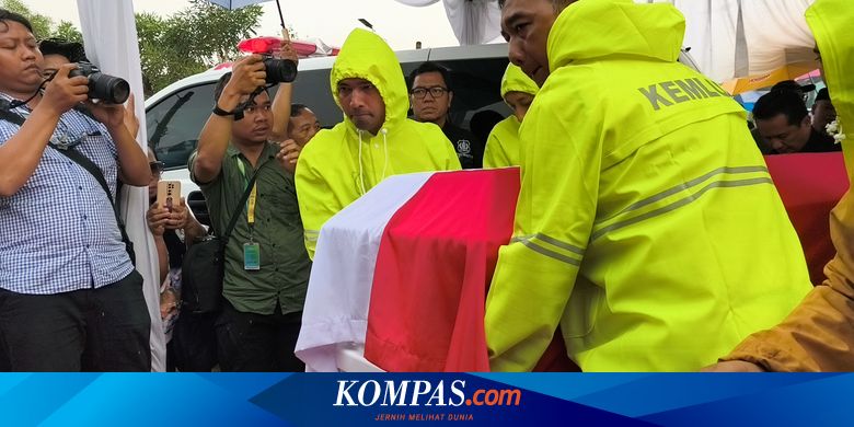 Tiba di TPU Sari Mulya, Jenazah Staf KBRI Zetro Leonardo Purba Langsung Dimakamkan