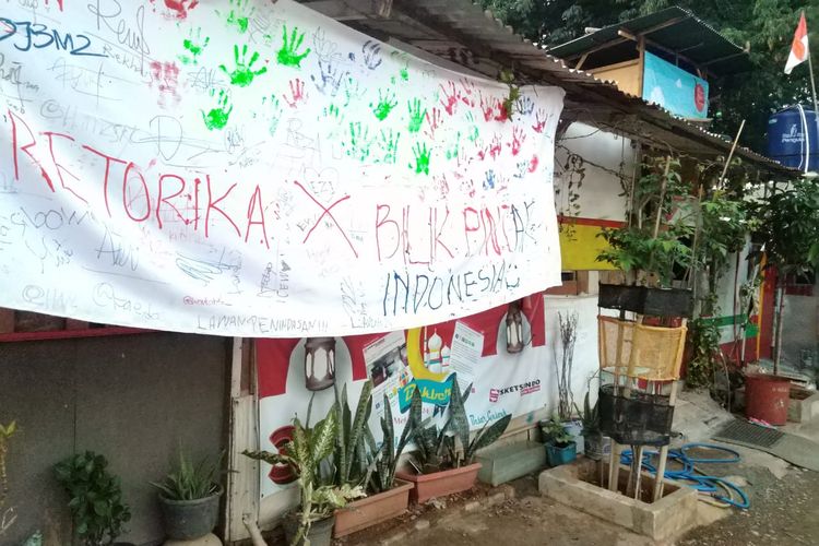 Keadaan bagian Bilik Pintar di Kampung Penampungan Ghasong, Menteng Atas, Jakarta Selatan.