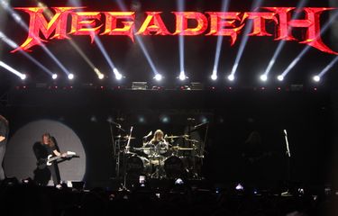 Band metal Megadeth beraksi dalam Hammersonic 2017 di Ecopark, Ancol, Jakarta Utara, Minggu (7/5/2016). Megadeth menjadi salah satu band yang ditunggu para penggemar musik metal dalam festival tersebut. Sejumlah band metal dalam dan luar negeri ambil bagian, antara lain Seringai, Revenge The Fate, Trojan, The Black Dahlia Murder, Whitechapel, dan Northlane.