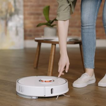 Ilustrasi vacuum cleaner robot. 