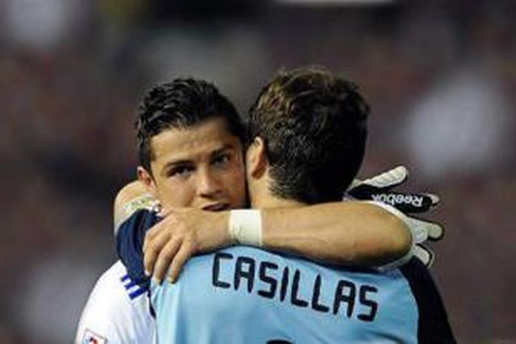 Cristiano Ronaldo dan Iker Casillas. 