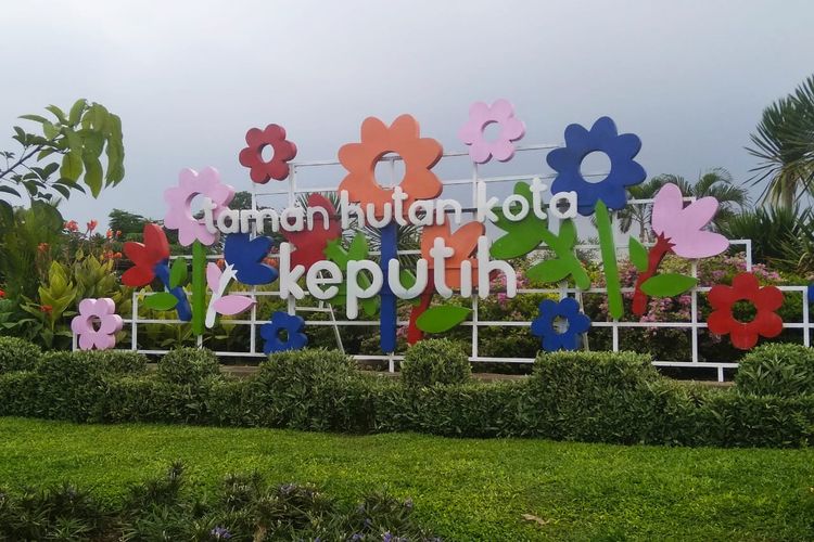 Taman Harmoni atau Taman Hutan Kota Keputih Surabaya