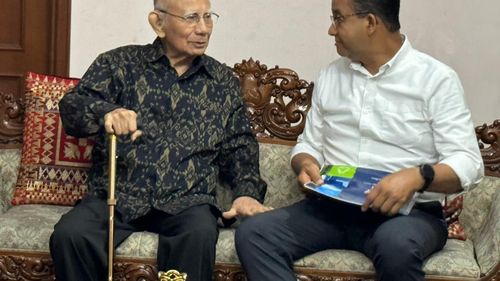 Anies Baswedan Bertemu Emil Salim, Bahas Persoalan Bangsa hingga Etika Politik 