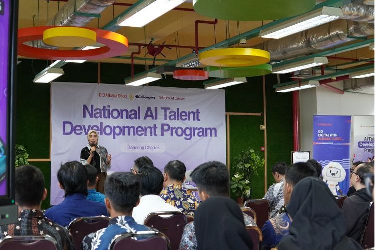 Lebih dari 500 talenta digital berkolaborasi dalam AI Talent Development Roadshow di 5 kota di Indonesia. 