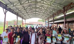 Anggota Komisi XI Kaisar KKSP Inisiasi Pembagian Pupuk dan Pelatihan Gratis untuk Petani