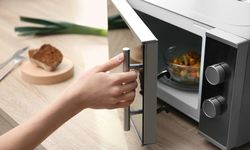7 Makanan yang Sebaiknya Tidak Dipanaskan di Microwave
