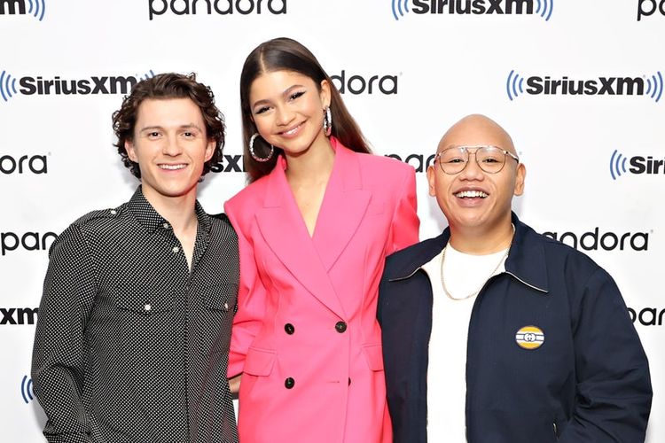 Gaya berpakaian pasangan kekasih Zendaya dan Tom Holland yang selalu memukau.