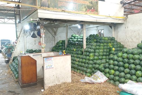 Celaka di Balik Penyiraman Pedagang Pasar Kramatjati, Satu Orang Turut Terluka hingga 3 Ton Semangka 