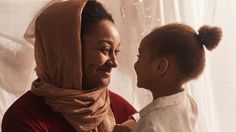 6 Doa untuk Ibu dalam Islam, Lengkap Arab, Latin, dan Artinya