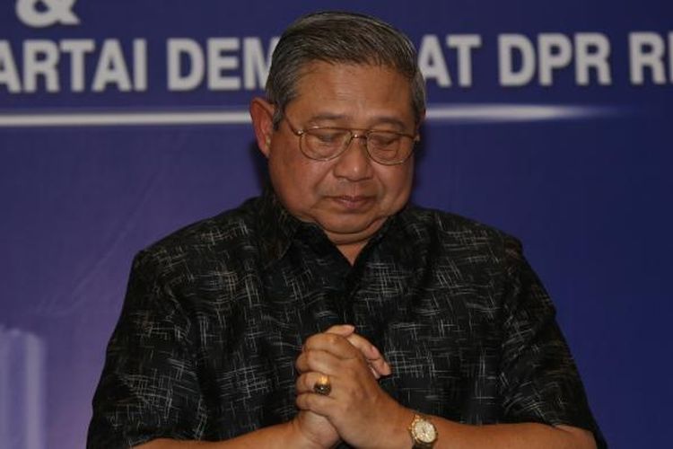 Ketua Umum Partai Demokrat, Susilo Bambang Yudhoyono berbicara kepada wartawan di Wisma Proklamasi, Jakarta Pusat, Rabu (1/2/2017). Susilo Bambang Yudhoyono memberi penjelasan soal tuduhan terkait komunikasinya dengan Ketua Majelis Ulama Indonesia Maruf Amin terkait sikap keagamaan MUI mengenai kasus penistaan agama yang menjerat Gubernur non-aktif DKI Jakarta Basuki Tjahaja Purnama atau Ahok.