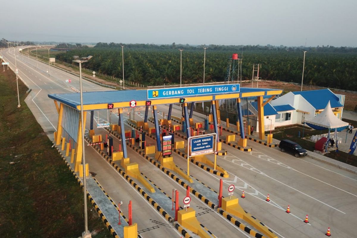 Gerbang Tol Tebing Tinggi di Tol MKTT