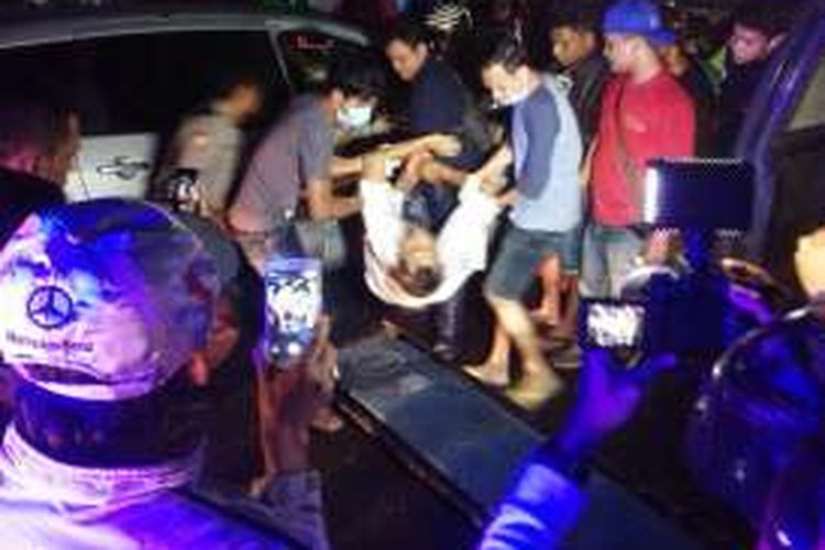 Usai Tabrak Taksi, Rahmad Kejang-kejang lalu Tewas di Dalam Mobilnya