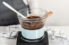 Mengenal Double Boiler, Teknik Melelehkan Cokelat dengan 2 Panci