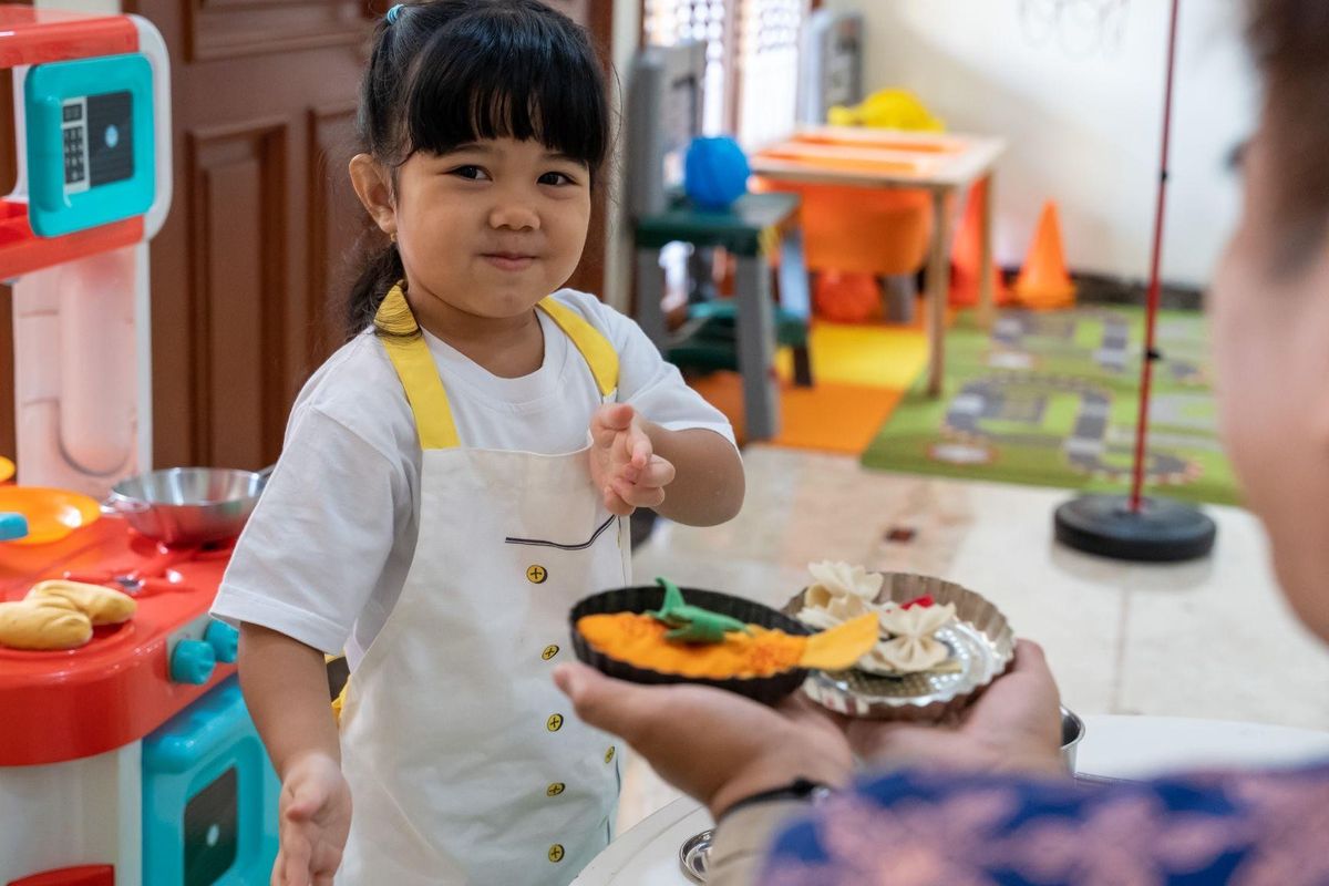 Rumah Main Cikal senantiasa memberikan pendampingan terhadap pengembangan emosi anak usia dini bersama orang tua murid.