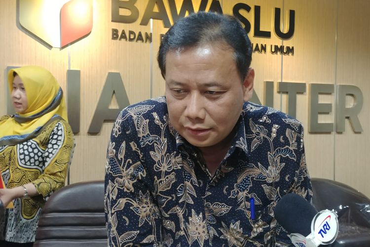 Ketua Bawaslu Abhan di Kantor DPP Bawaslu, Jakarta, Kamis (17/5/2018).