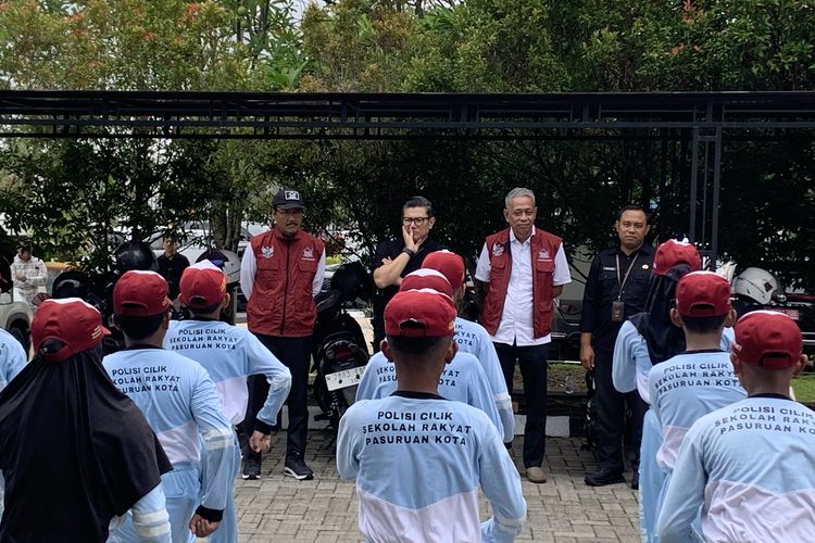 Menteri Sosial (Mensos) Saifullah Yusuf atau Gus Ipul saat ditemui di Sekolah Rakyat Terpadu (SRT) 9 Banjarbaru, di Kota Banjarbaru, Provinsi Kalimantan Selatan pada Minggu (11/1/2025).