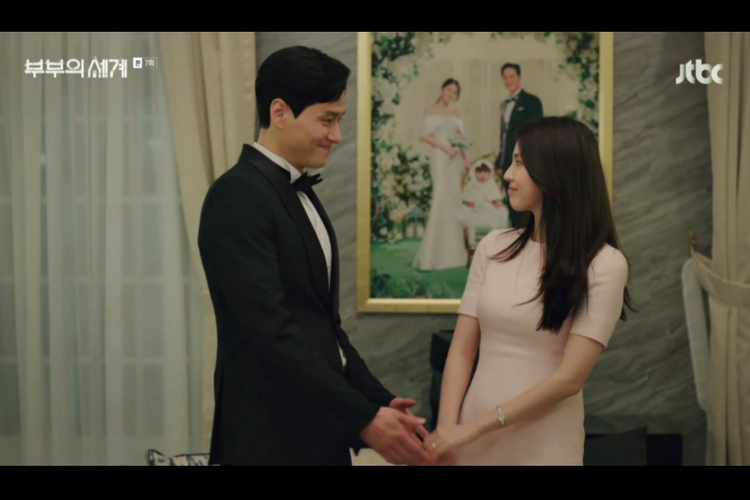 Park Hae Joon dan Han So Hee dalam serial drama The World of the Married (2020).