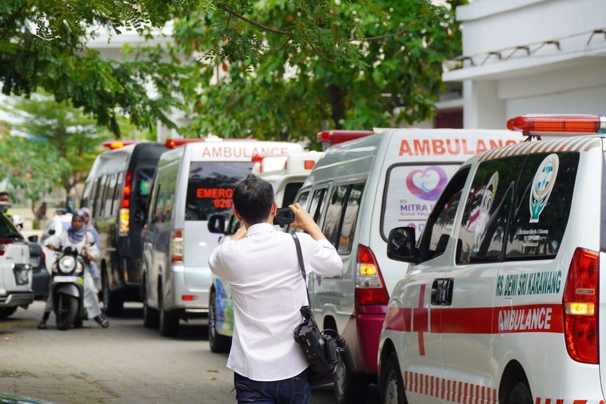 11 jenazah kecelakaan maut di tol japek di pindah k RS Polri Kramat Jati