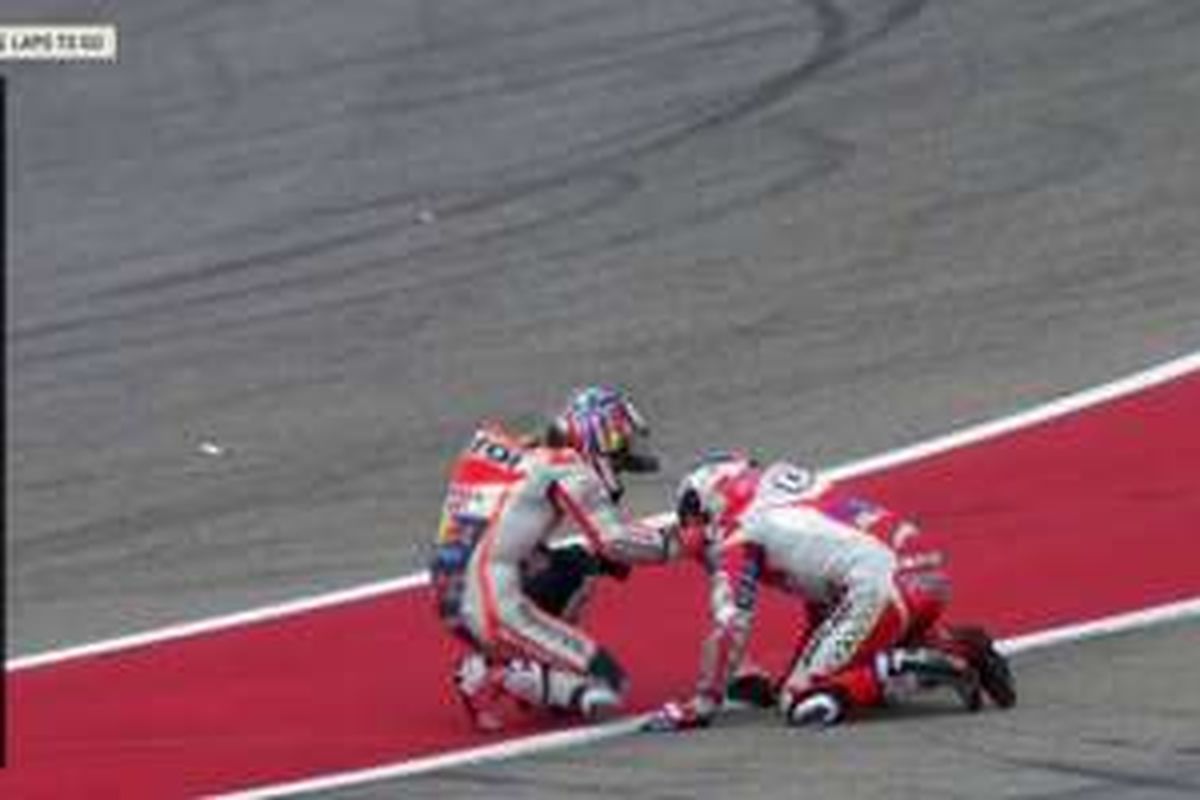 Pebalap Repsol Honda Dani Pedrosa meminta maaf usai membuat pebalap Ducati Andrea Dovizioso terjatuh.