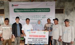 Serap Ide Masyarakat, IWIP Berikan Alat Tangkap Perikanan kepada 20 Nelayan di Halmahera Timur