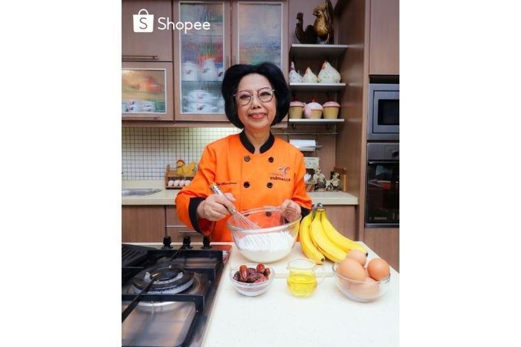 Shopee berkolaborasi dengan Sisca Soewitomo membuat Kreasi Takjil Kurma ala Shopee.