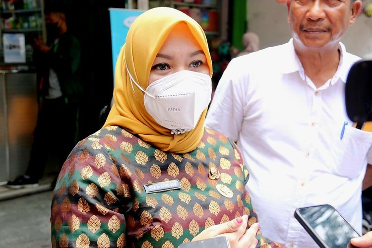 Kabid Sumber Daya Kesehatan Dinas Kesehatan Kota Medan Rukun Ramadani mengimbau pemilik apotek menarik lima obat sirup untuk anak dan tidak menjualnya kepada masyarakat, Jumat (21/10/2022)