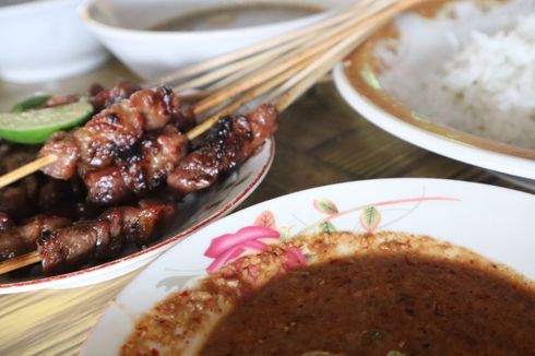 Menyantap Sate Matang Lembut di Warung Sate Ngangenin