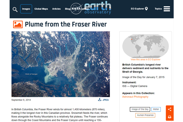 Tangkapan layar situs web NASA Earth Observatory, menampilkan foto pertemuan Sungai Fraser dengan Selat Georgia tampak atas. Foto ini diambil pada 6 September 2014, oleh seorang astronot di Stasiun Luar Angkasa Internasional.