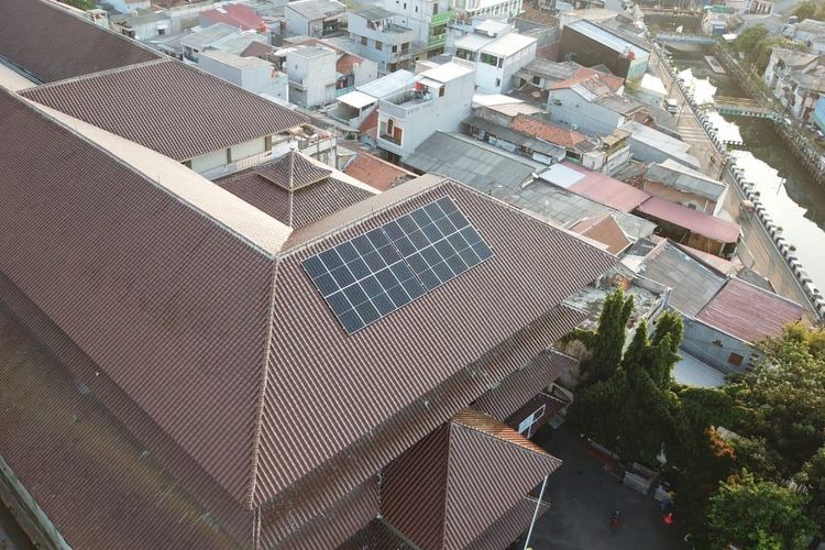 Penggunaan PLTS Atap SMKN 54.