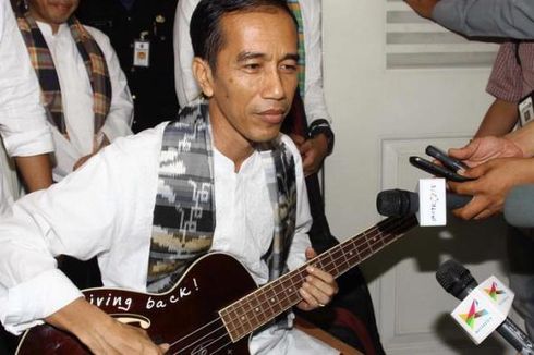 Barang Gratifikasi KPK Dilelang, Gitar Jokowi Tak Ikut