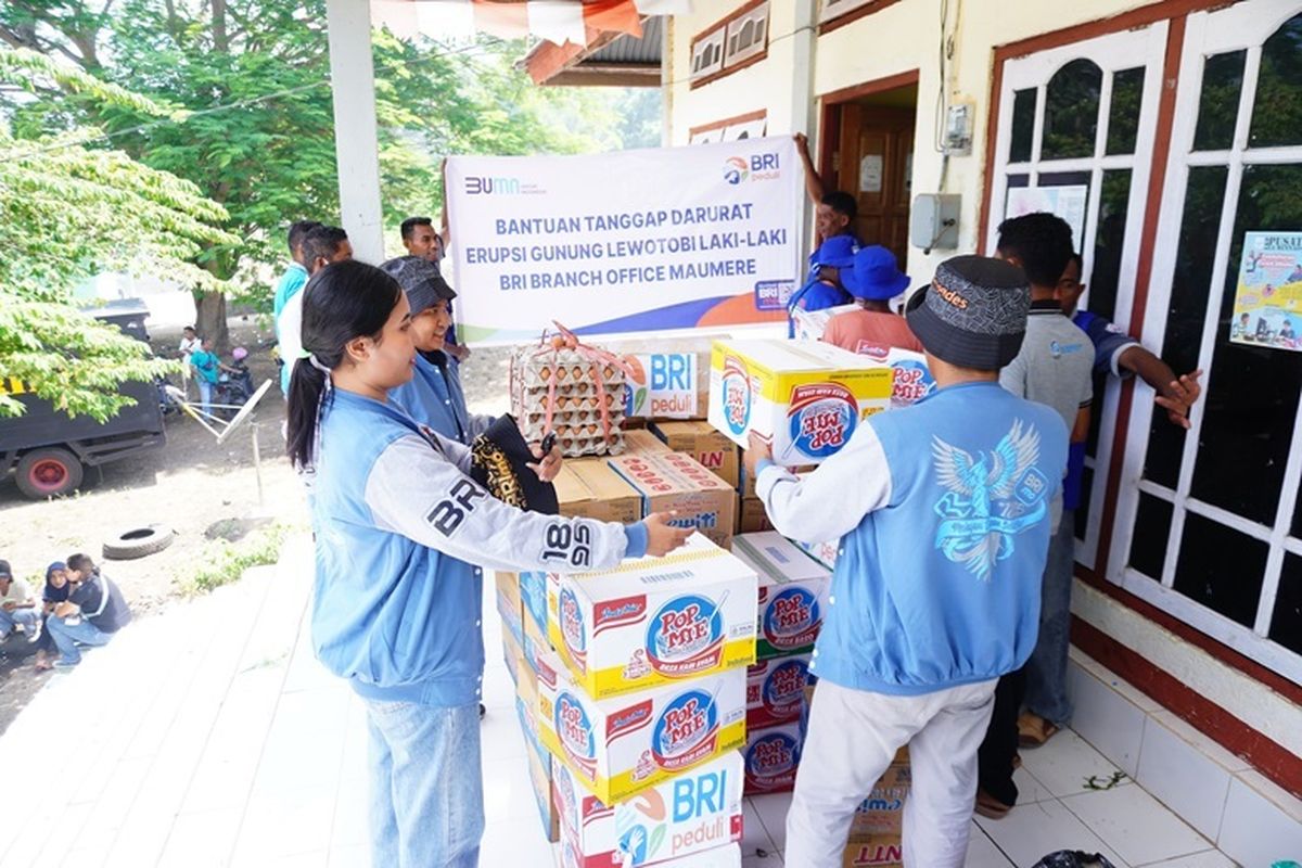 Bantuan BRI untuk warga terdampak Erupsi Gunung Lewotobi Laki Laki. 