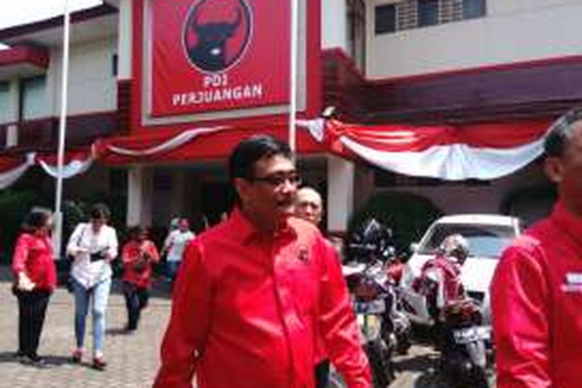 Wakil Gubernur DKI Jakarta Djarot Saiful Hidayat mendatangi kantor DPP PDI Perjuangan di Lenteng Agung, Jakarta Selatan. Rabu (17/8/2016)