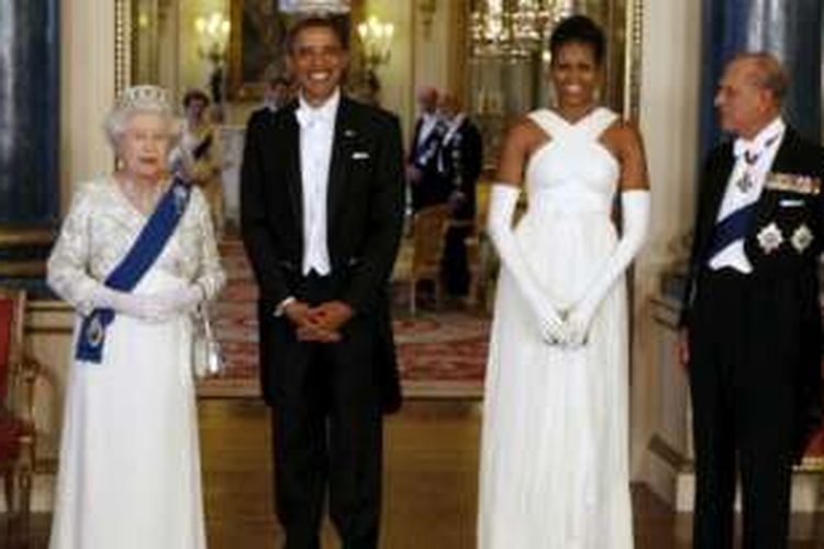 Presiden Obama bertemu Ratu Elizabeth II pada makan malam di Buckingham Palace, pada 24 Mei 2011.