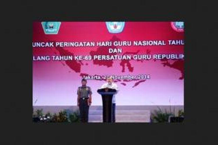 Wakil Presiden (Wapres) Jusuf Kalla hadir langsung menyapa ribuan guru dalam puncak peringatan Hari Guru Nasional 2014 di Istora Senayan, Jakarta, Kamis (27/11/2014) lalu.