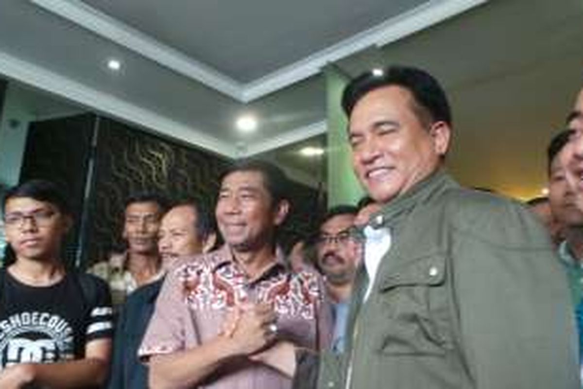 Dua Bakal Cagub DKI Yusril Ihza Mahendra dan Abraham Lunggana. 