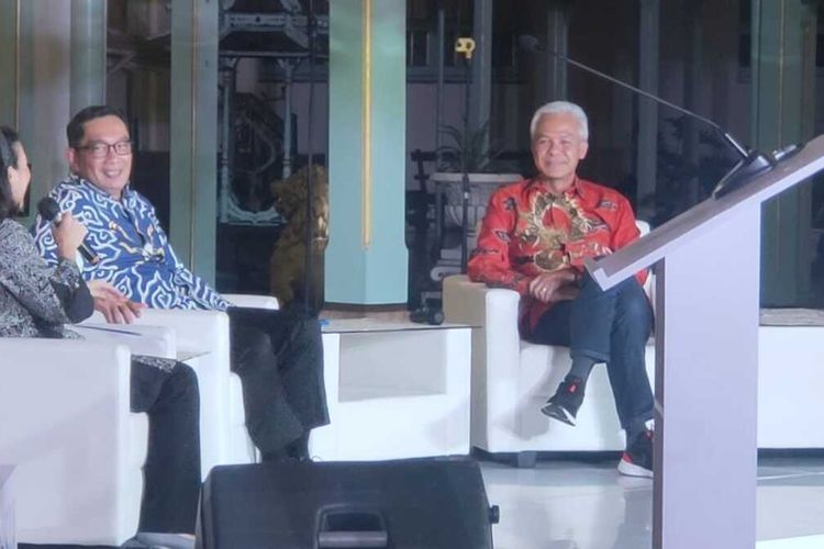 Gubernur Jawa Tengah Ganjar Pranowo dan Gubernur Jawa Barat Ridwan Kamil di Kota Solo, Jumat (28/10/2022).