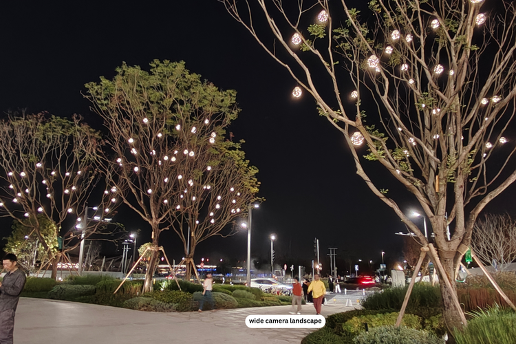 Potret Talent Park dengan neon hias di antara pepohonan