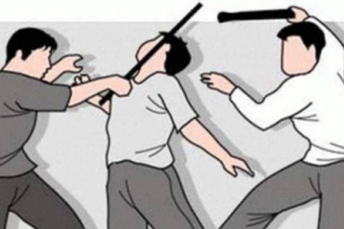 (Ilustrasi) Pengeroyokan. Seorang siswa kelas XI-7 SMAN 3 Taruna Angkasa Madiun berinisial MA (16), menjadi korban pengeroyokan belasan seniornya hingga pingsan dan memar sekujur tubuhnya.