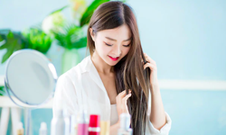 9 Tips Jaga Kesehatan Rambut saat Cuaca Panas