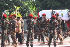 Tembakan Salvo Iringi Pemakaman Prajurit Kopassus di TMP Purwodadi