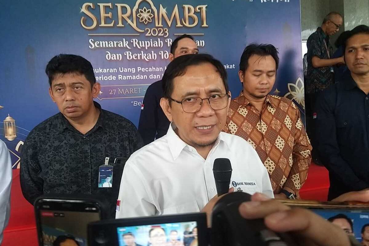 Kepala BI Perwakilan Kepri Suryono mengaku sedih dan menyangkan sekali masih banyak pengurus masjid di Batam khususnya dan Kepri umumnya, mengumumkan sumbangan atau infak dalam mata uang asing.