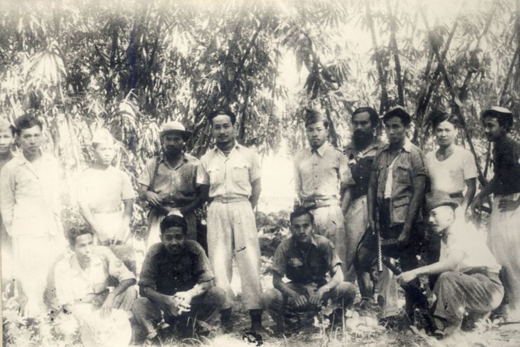Letkol Soeharto sebagai komandan WK III Yogyakarta mngadakan perlawanan gerilya terhadap Belanda di Yogyakarta dari Desember 1948 hingga Juni 1949 