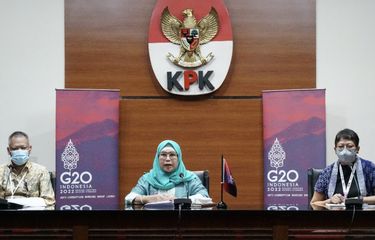 Wakil Ketua KPK Lili Pintauli Siregar dalam konferensi pers persiapan pelaksanaan pertemuan G20 Anti-Corruption Working Group (ACWG) di Gedung Merah Putih KPK, Jakarta, Jumat (25/3/2022).