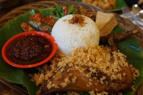 Ayam Goreng Lembur Kuring Semarang, Rumah Makan Legendaris Sejak 1975