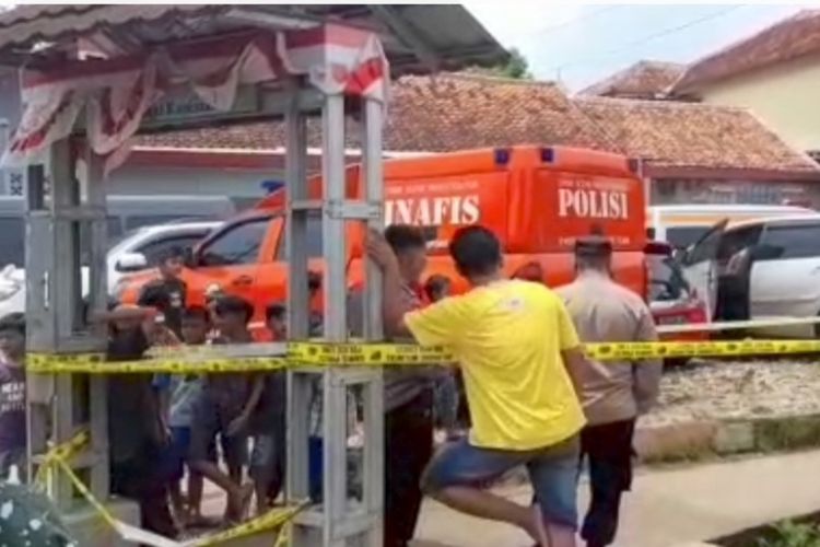 Polisi membongkar tiga lokasi jenazah di wilayah :Cianjur, Jawa Barar, terkait kasus dugaan pembunuhan.