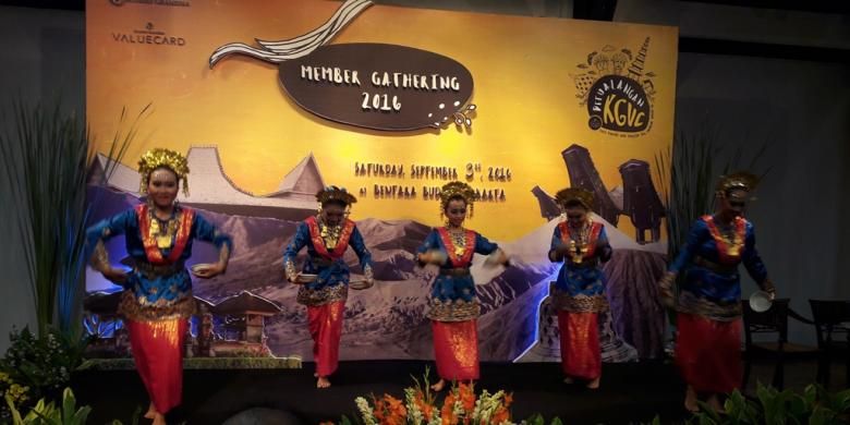 Tari Piring Tarian Tradisional Khas Minangkabau Halaman All Kompas Com